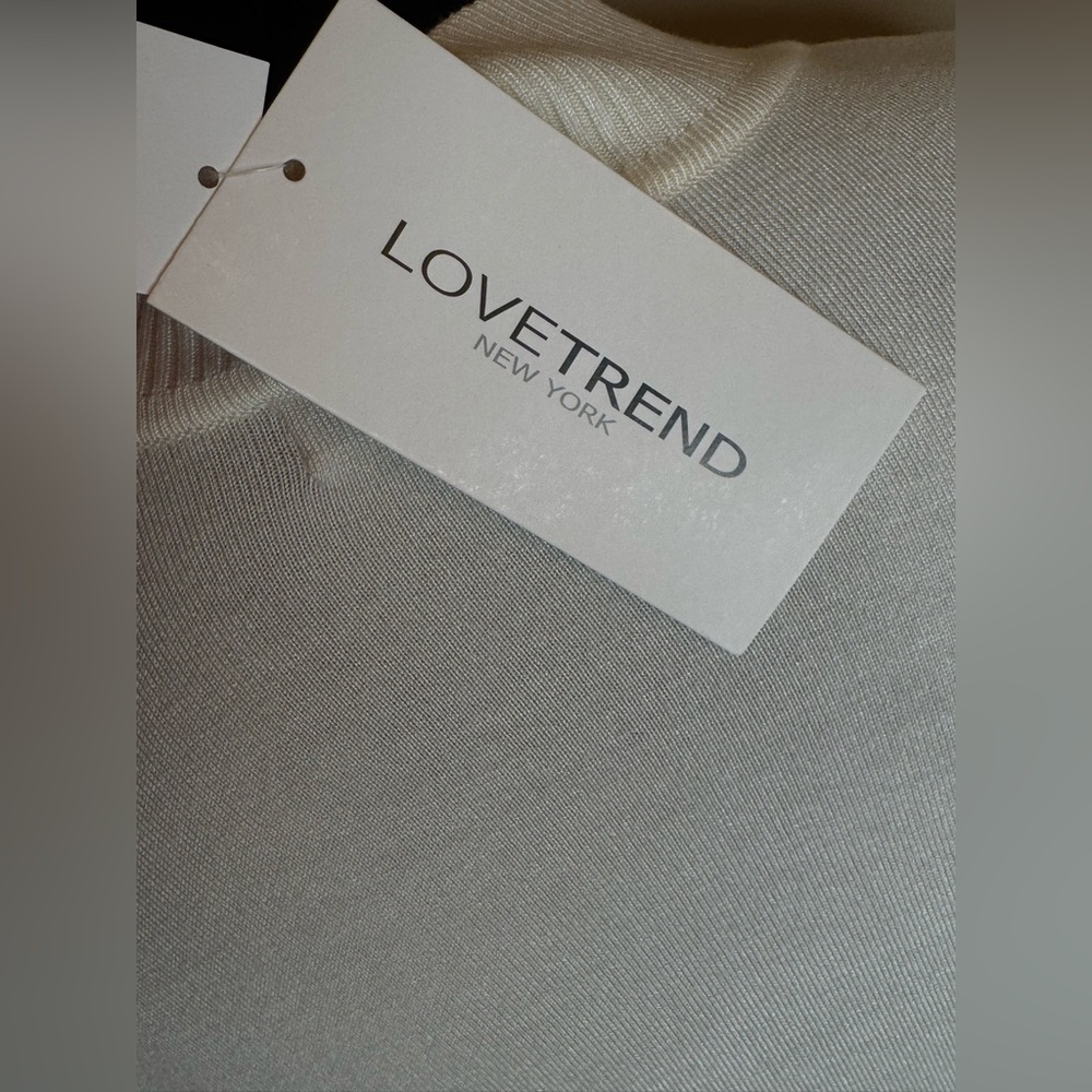 NWT Love Trend New YorK Cream mock neck Sweater with Puff Sleeves - Picture 8 of 8